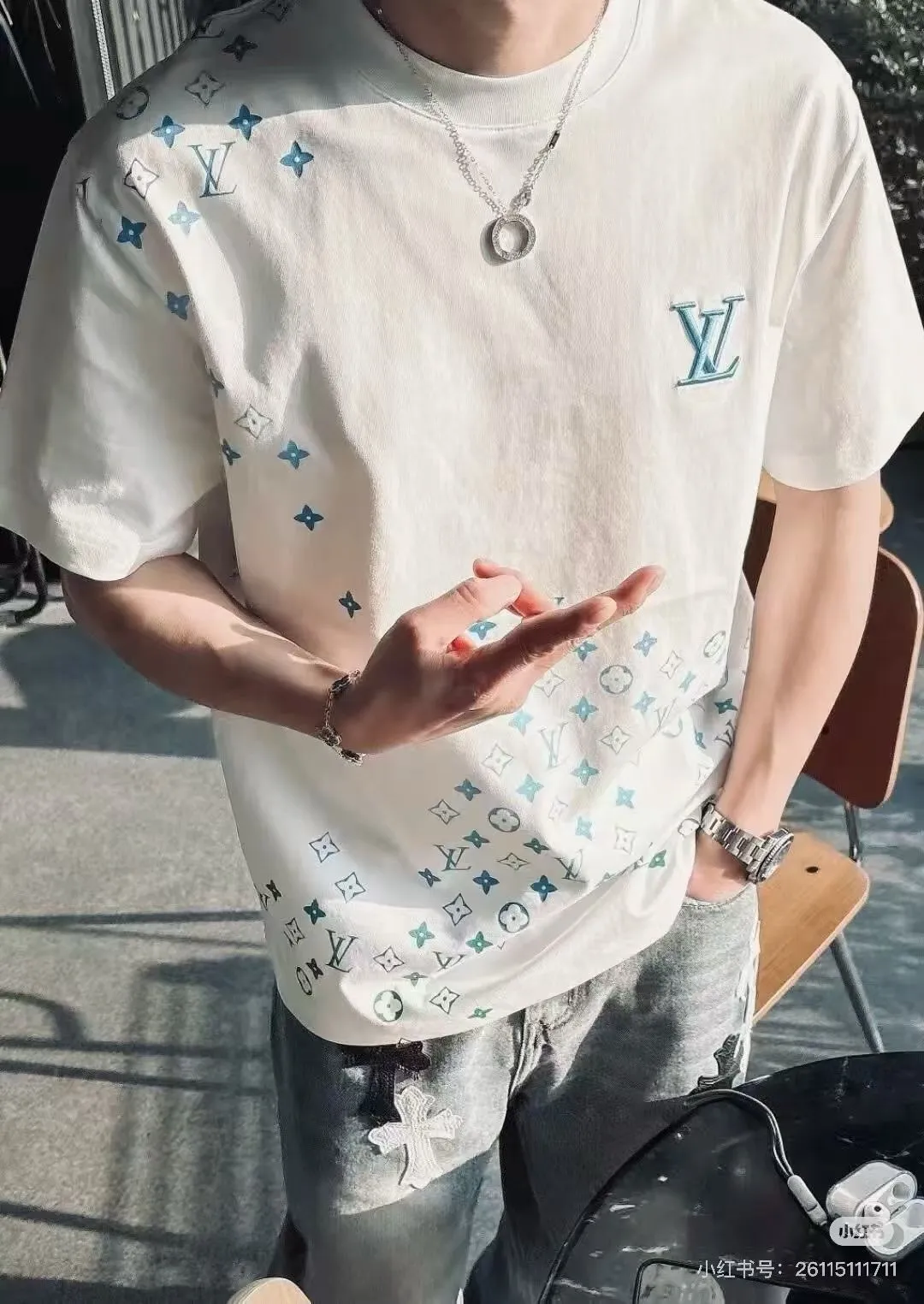 Louis Vuitton/ LV